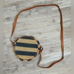 Thirty-One Jewell Round About Straw Crossbody Bag Navy Tan NWT